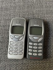 2x Nokia 3210 Mobile Phones