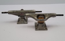 2x Independent USA Skateboard Trucks 8 inch. Metal