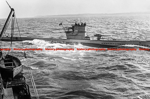 F003865 ww2 german submarine - ww2,