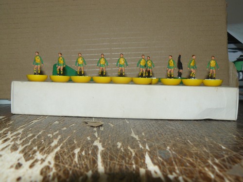 Wales 1983 2nd kit subbuteo - 2nd,