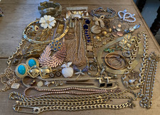 Job Lot Gold Plated Bonded Gold Tone Jewellery-Bracelets-Necklaces Etc - 1 Kilo