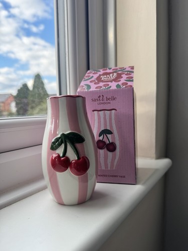 Sass belle handpainted - &,