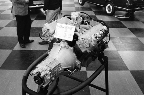 Glas 2600 engine motor show - v8,