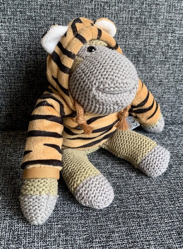 Tips tea monkey wearing - tea, an