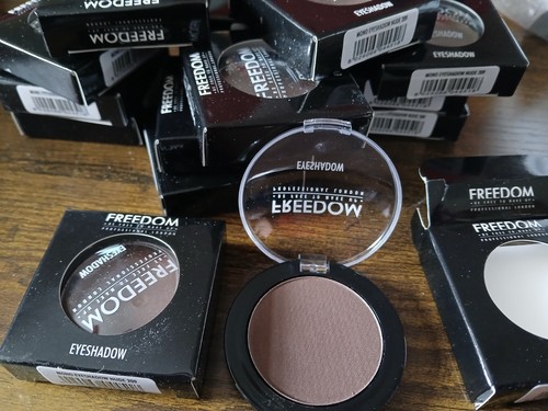 Eyeshadow singles joblot - 22, x