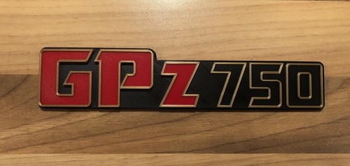 Gpz750 side panel badge tank - side,