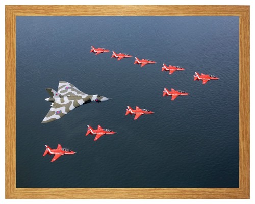 Red arrows vulcan bomber - &,