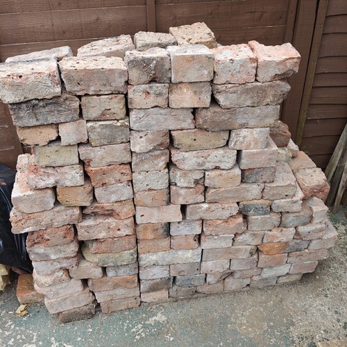 Reclaimed half bricks.
