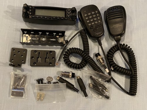 Yaesu quad band transceiver - quad, fm