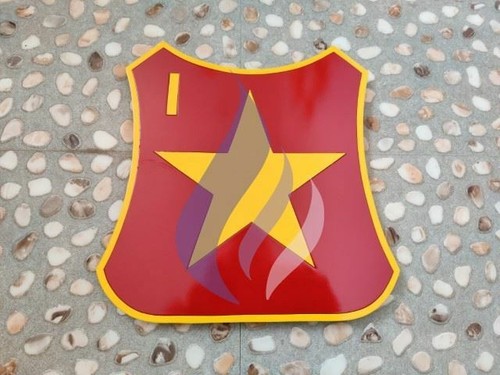 Wimbledon dons 1975 hand cut - hand,