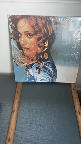 Madonna ray light blue - of,