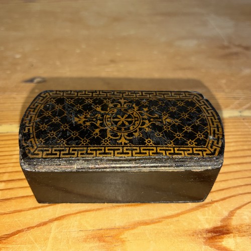 Antique lacquered papier - antique,