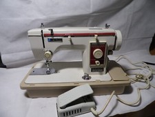 NEW HOME 539 HEAVY DUTY UPHOLSTERY AND FABRIC ZIGZAG SEWING MACHINE (k4)