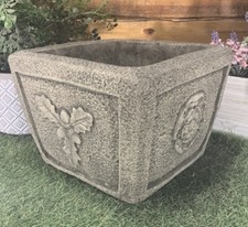 STONE GARDEN STONE ACORN ROSE