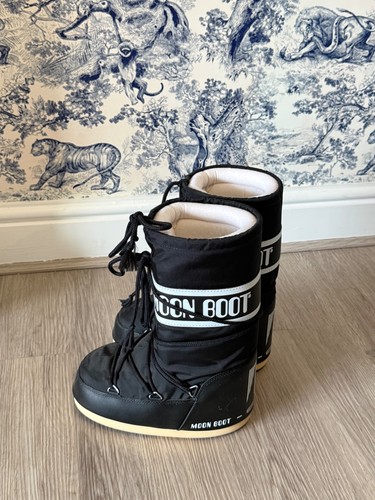 Moon boot icon black - moon,