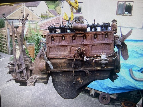 Complete used cracked engine - cracked,