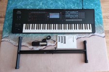 Roland FANTOM 7 - 76 note Music Workstation/Synthesizer. MINT. DELIVERY Possible