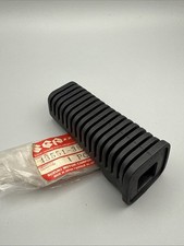 SUZUKI FOOTREST RUBBER VS800GL
