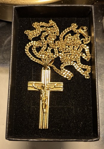 18ct gold crucifix cross - 18ct,