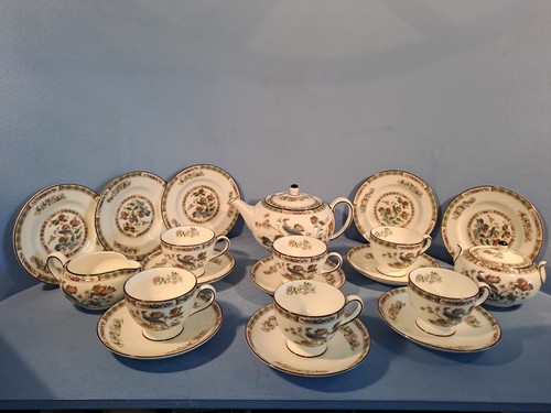 Wedgwood kutani crane pattern - crane,