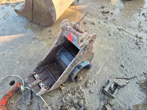 300mm excavator pipe - 300mm, bucket