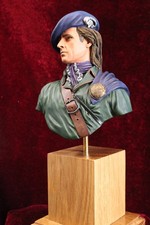 Professionally Painted Bust of a Highlander circa 1305 in 300 mm scale on plinth