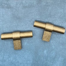 T-BAR KNOB KITCHEN CUPBOARD