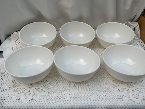 Medium white melamine ware - medium,