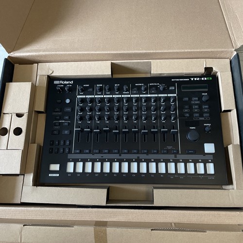 Roland rhythm performer - rhythm,