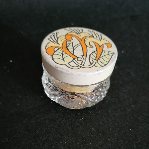 Avon brocade cream sachet - brocade,