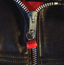 VINTAGE 60'S WATNEYS RED