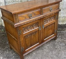 SUPERB OAK OLD CHARM 2 DOOR HERTFORD SIDEBOARD - LIGHT OAK  CODE 2 MAN DELIVERY