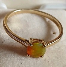 Ladies Stunning Solitaire