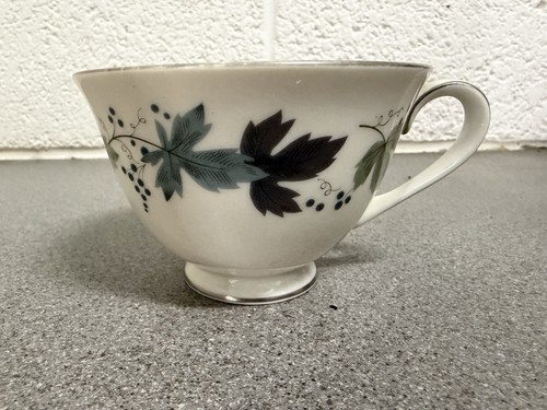 Royal doulton burgundy - royal, tc1001