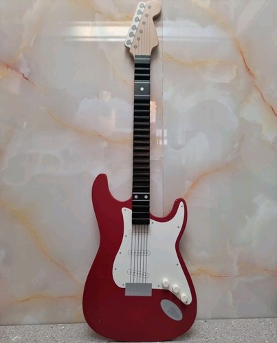 Vintage red fender - guitar, cd
