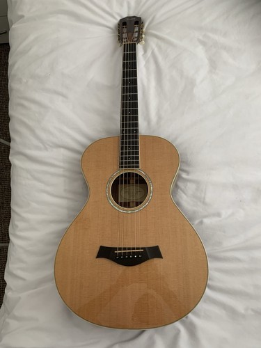 Acoustic guitar - acoustic,