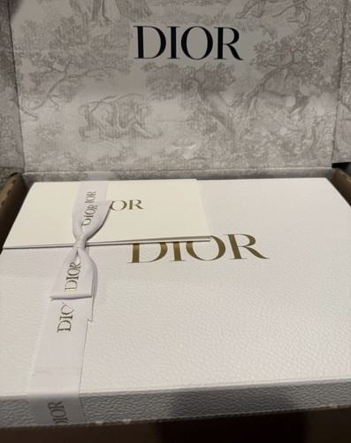 Dior gift box - ribbon,, card