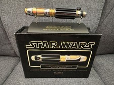 STAR WARS Master Replicas Mace Windu Lightsaber .45 Scaled Replica SW-302.