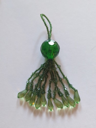 Emerald green acrylic bead - emerald,