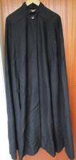 Windsmoor Black Cape, Button