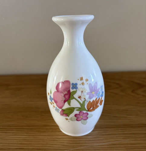 Wedgwood meadow sweet bone - wedgwood, meadow-sweet