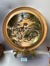 ROBERT HERSEY DECORATIVE PLATE IN WOODEN FRAME - PORCELAIN PLATEAU