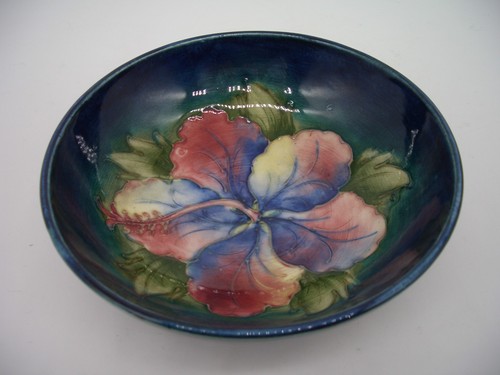 Moorcroft early hibiscus dish - early,