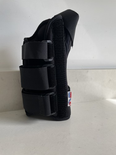 Jura black wrist thumb - jura,