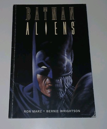 Batman aliens graphic novel - batman,