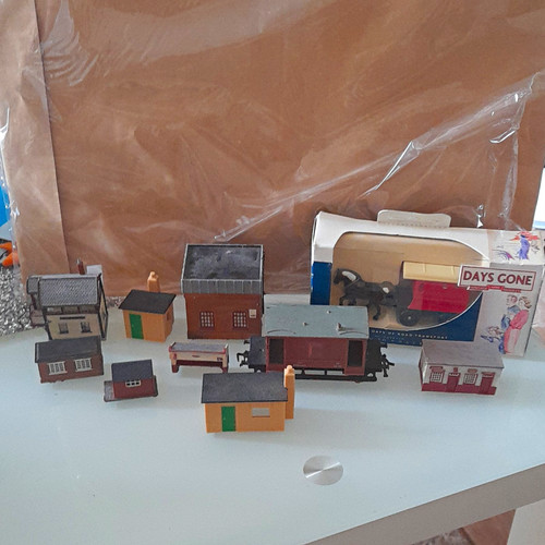 Gauge plastic model railway - oo,