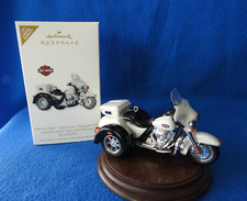 Hallmark Ornament Harley Davidson 2010 Tri Glide Ultra Classic Inaugural Trike