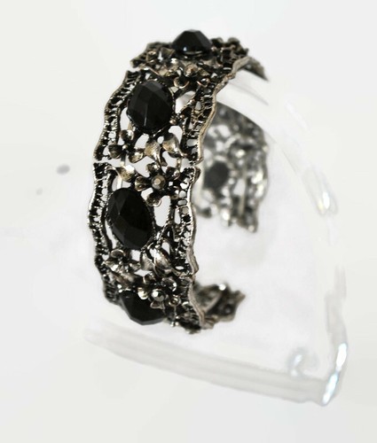 Girls and pearls retro - girls,