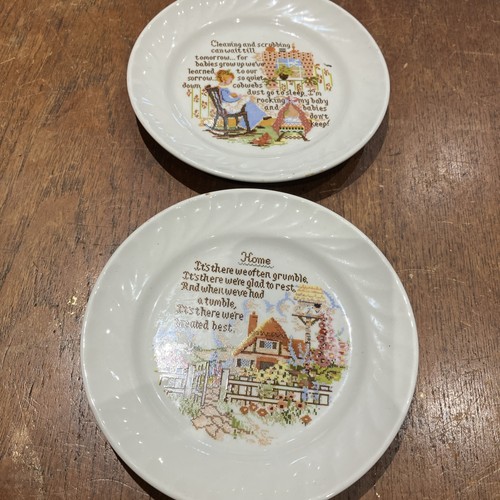Pair kitsch plates - kitsch,