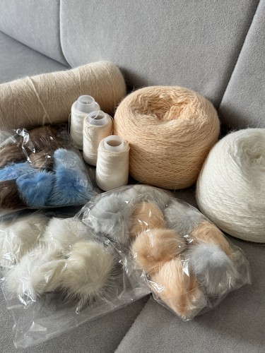 Angora yarn and mink - , pom
